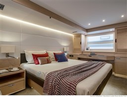 [I]GRAND TRAWLER 63 - IMAGE - INTERIOR (6)