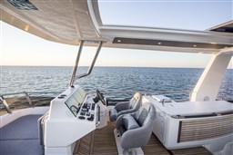 [E]GRAND TRAWLER 63 - IMAGE - EXTERIOR (7)
