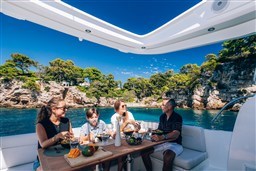 [E] ANTARES-12-COUPE_IMAGE_INTERIOR_FRANCE