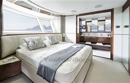 [I]  x80-interior-master-stateroom-2-scaled