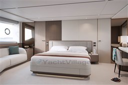 [I]  x80-interior-02