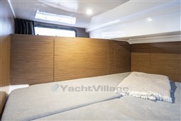 [I]FLYER-9-SUNDECK_IMAGE_INT_CABIN-min