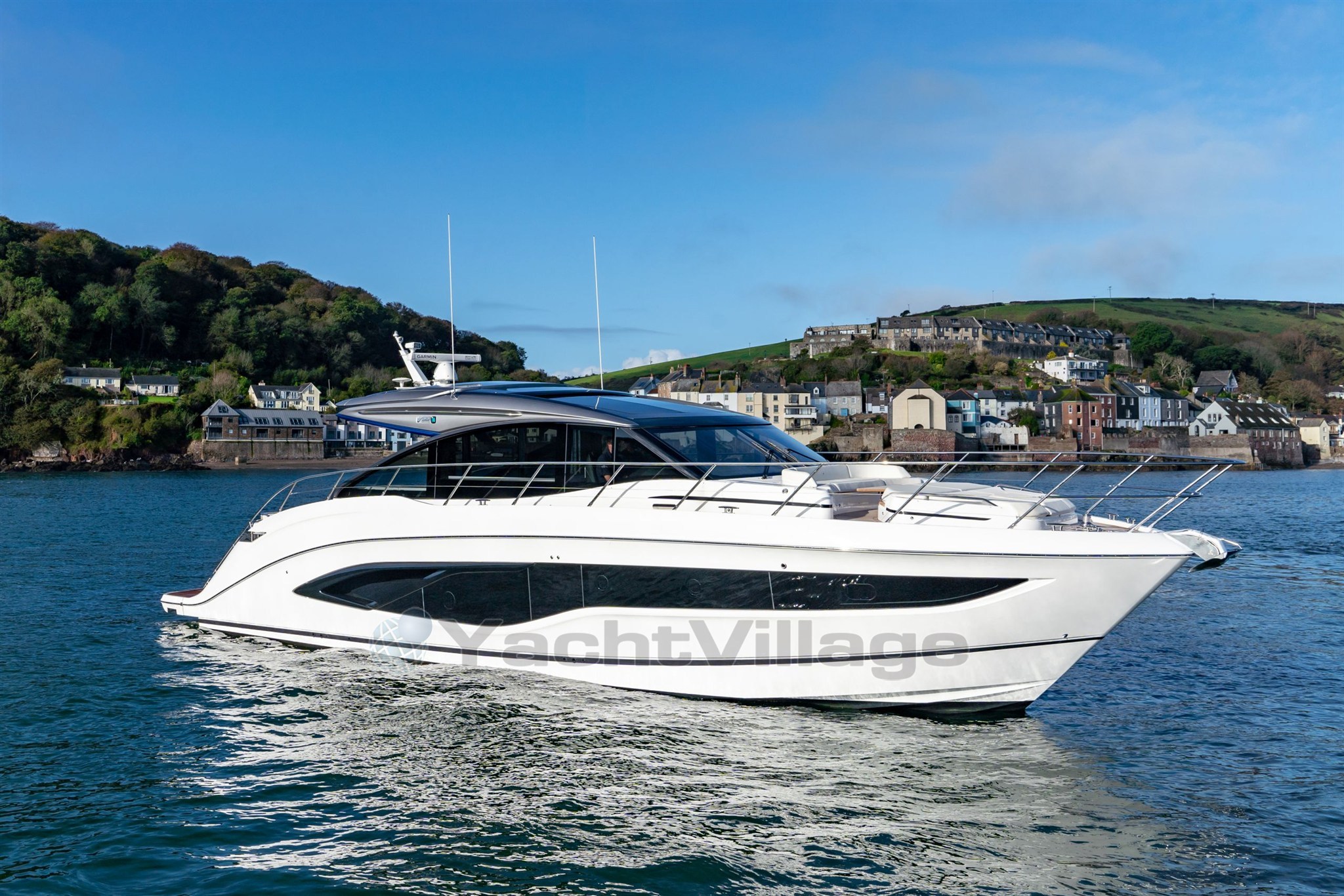 [E]  v55-exterior-white-hull-1-scaled