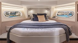 [I]swift-trawler-41-int2