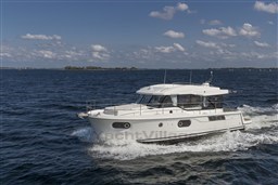 [E]SWIFT TRAWLER 41 SEDAN_IMAGE_EXTERIOR (2)
