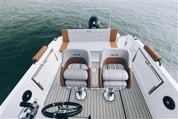 [I] FLYER-7-SPACEDECK_IMAGE_DETAILS_COCKPIT-AFT-SEATING-LOUNGE (1)