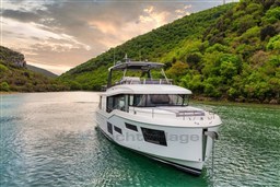 [E]GRAND TRAWLER 63 - IMAGE - EXTERIOR (3)