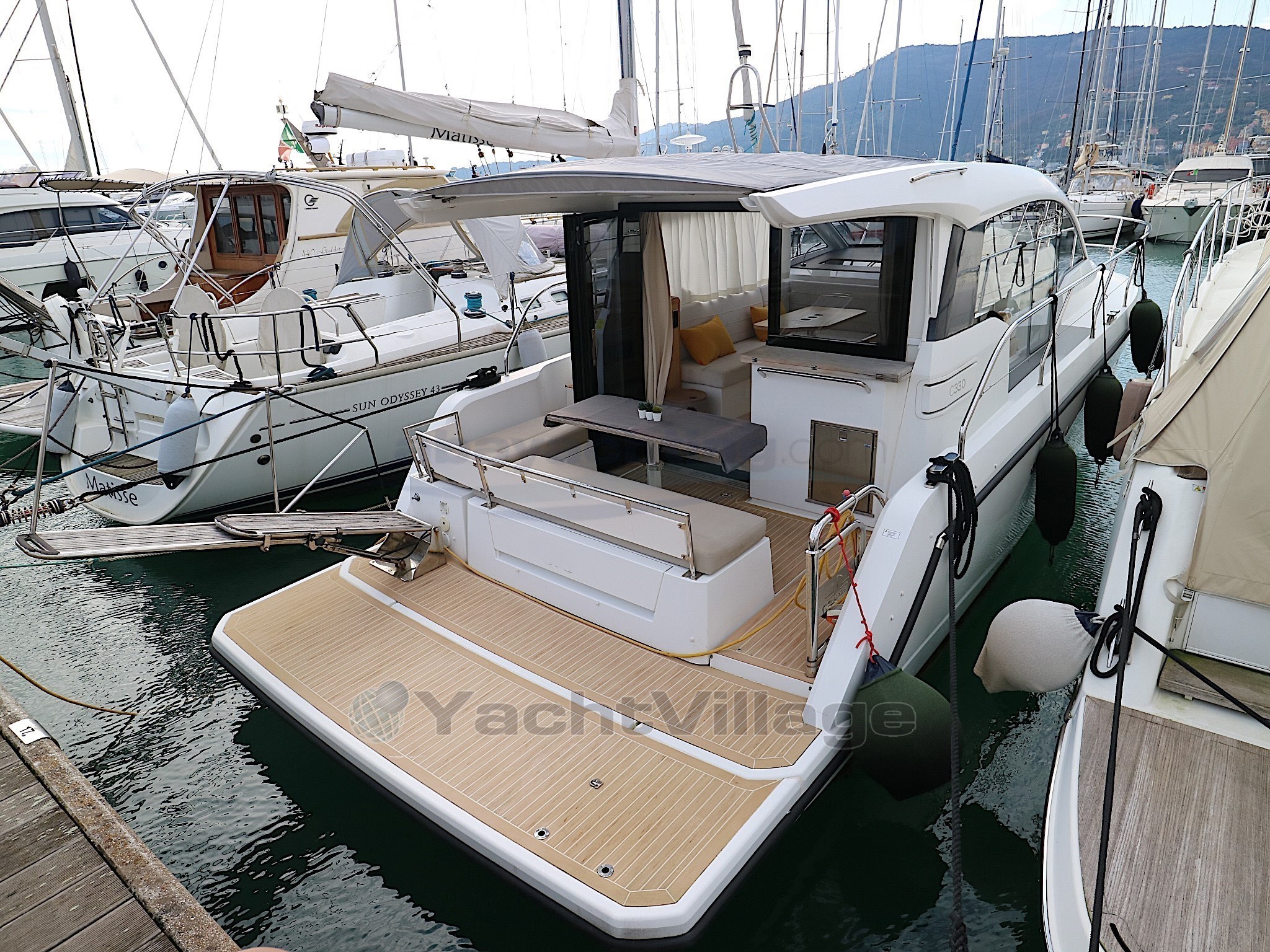 Abayachting Sealine C330 usata-second hand 1