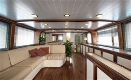 gentleman yacht saloon