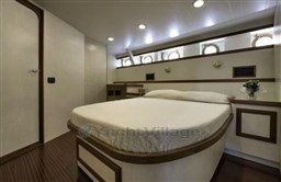 gentleman yacht douple bed