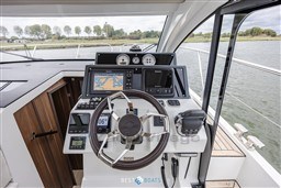 Sealine-C330-Bestboats-33.jpg