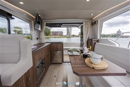 Sealine-C330-Bestboats-30.jpg