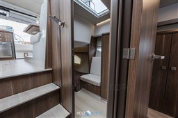 Sealine-C330-Bestboats-42.jpg