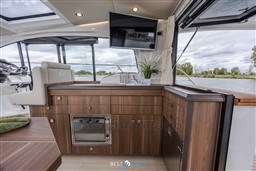 Sealine-C330-Bestboats-23.jpg