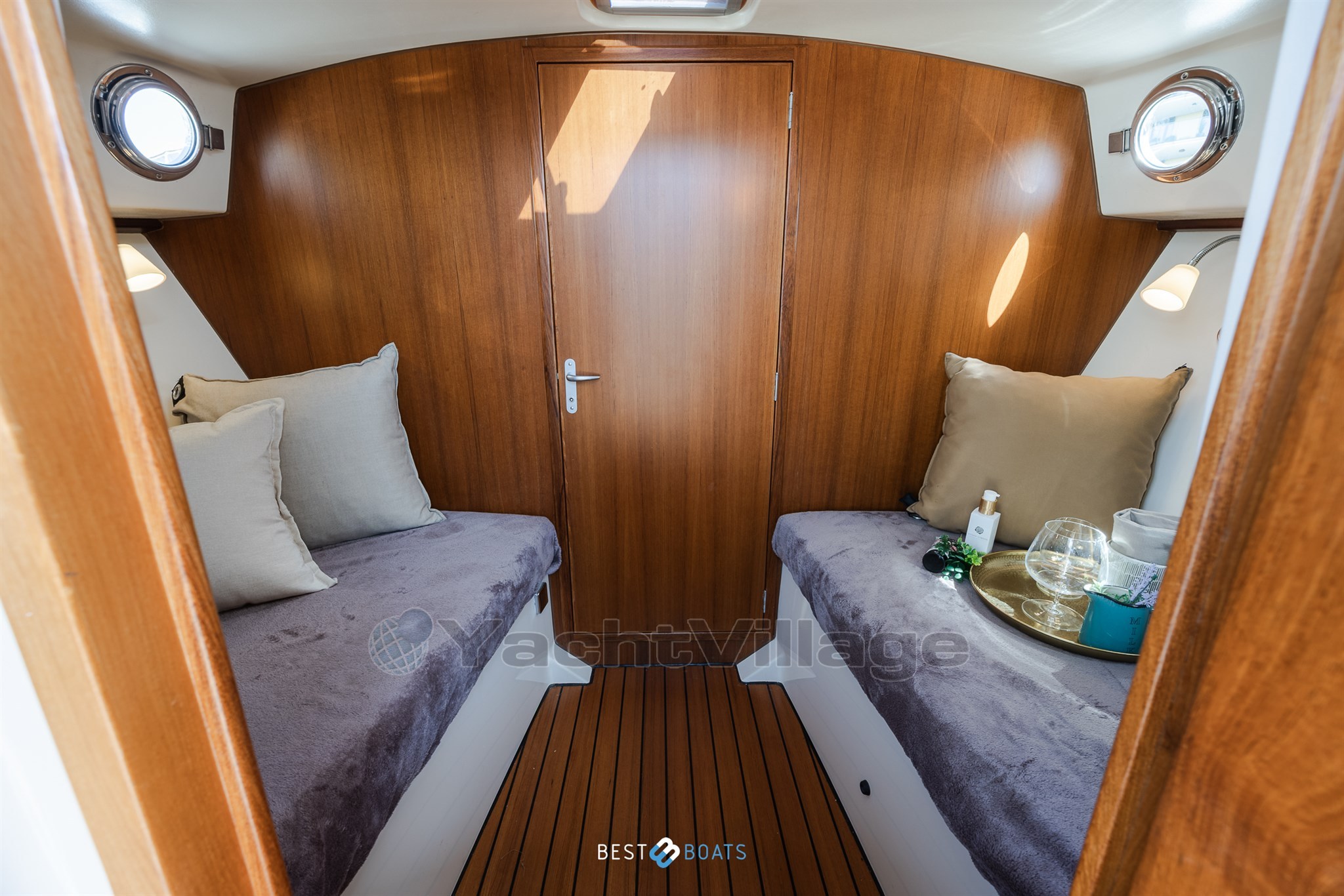 Intercruiser 27-28