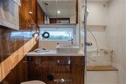 Riviera-4600Sport-Bestboats-66.jpg