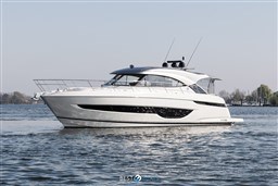 Riviera-4600Sport-Bestboats-5.jpg