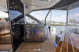 Riviera-4600Sport-Bestboats-20.jpg