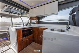 Riviera-4600Sport-Bestboats-35.jpg