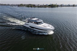 Riviera-4600Sport-Bestboats-9.jpg
