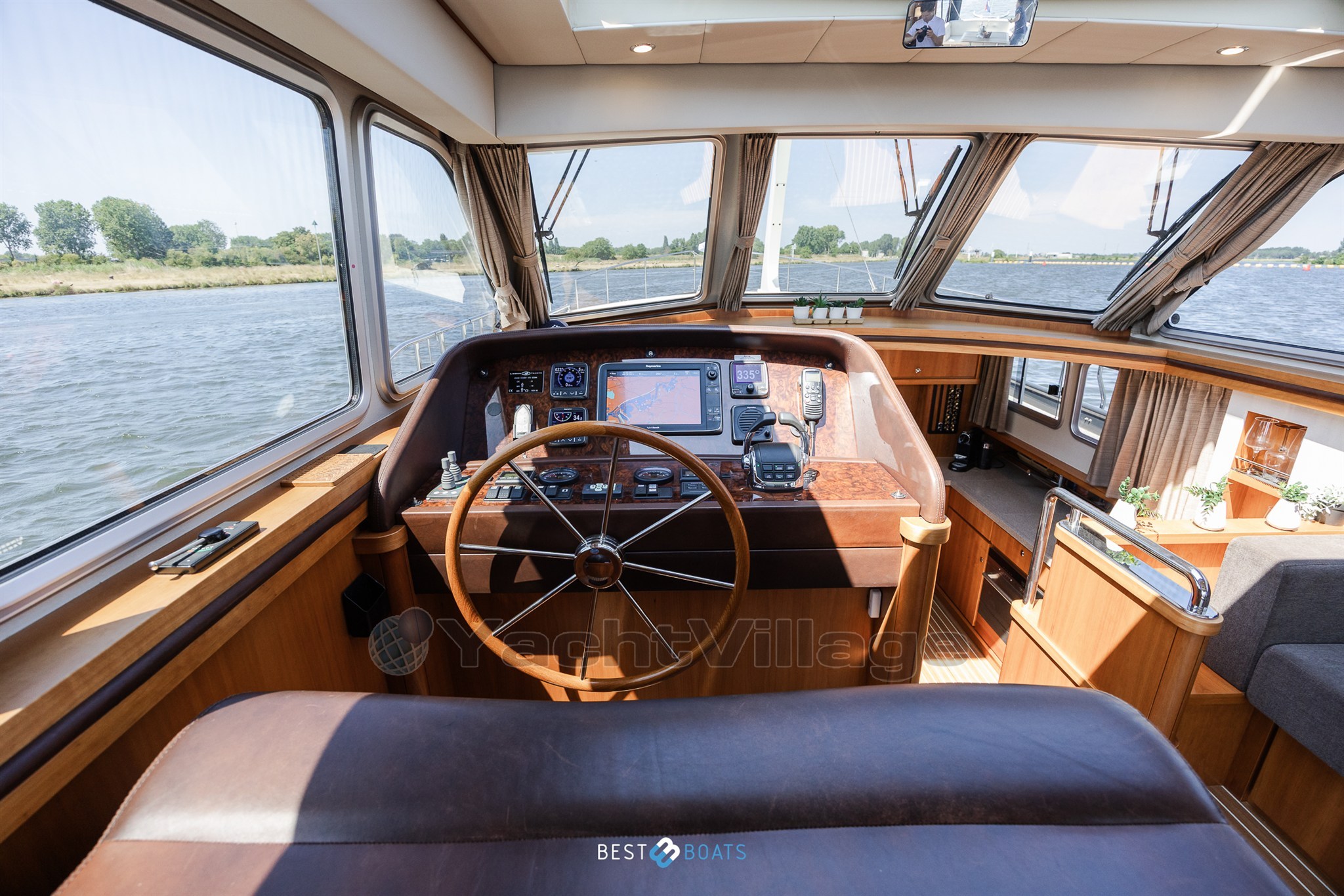 Linssen GS 470 Wheelhouse-26