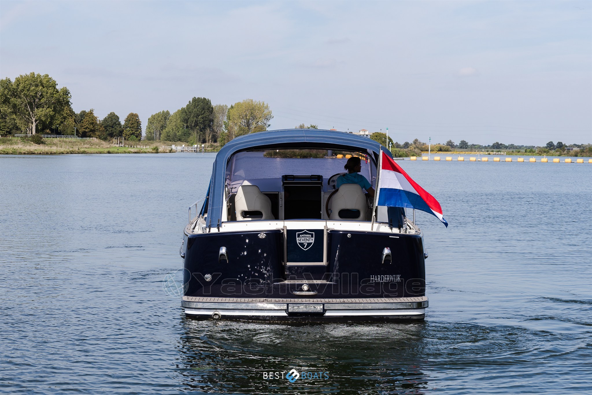 Antaris Seventy7 Cabin-5
