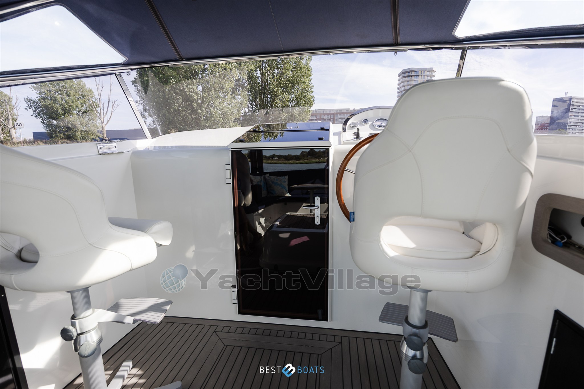 Antaris Seventy7 Cabin-21