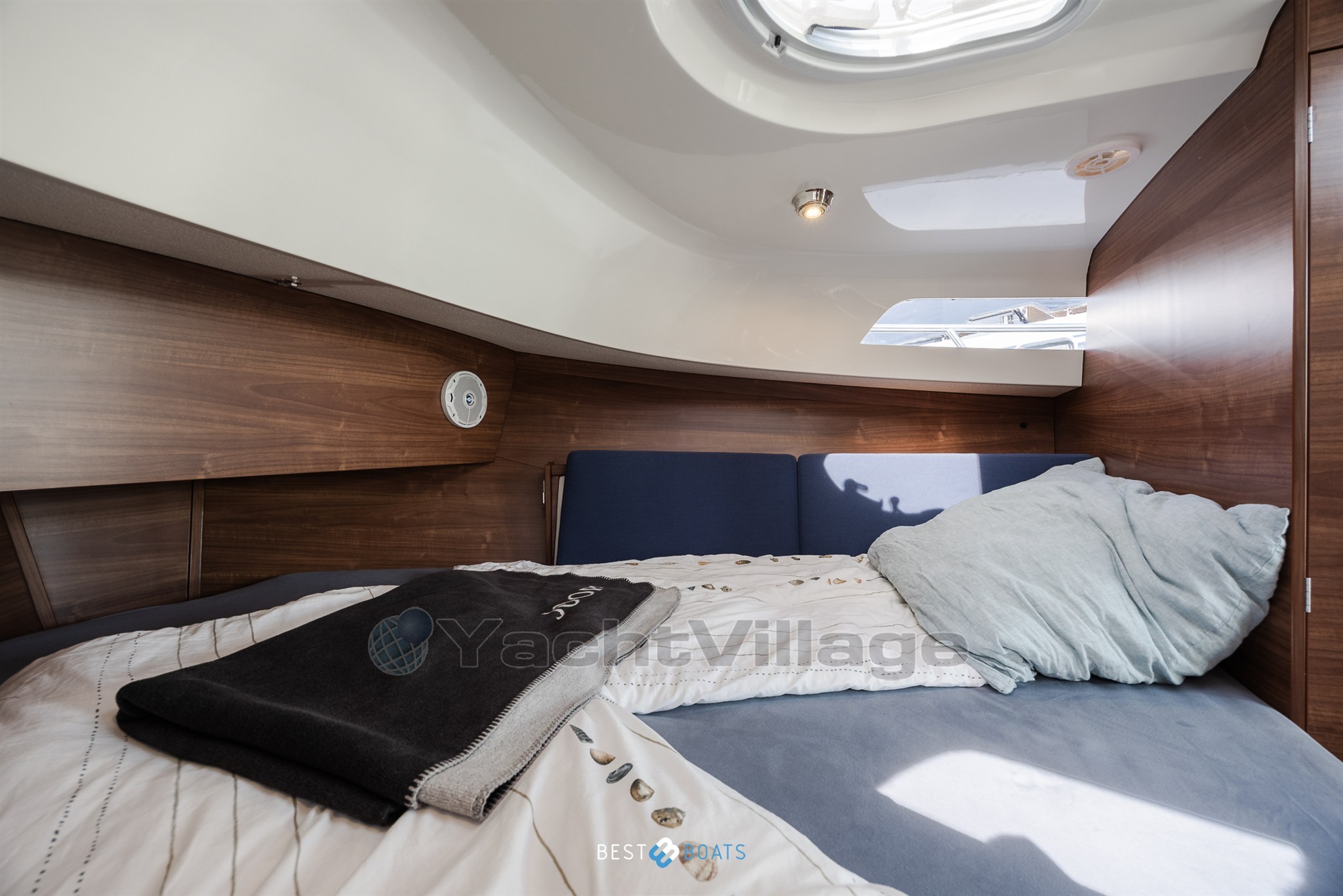 Antaris Seventy7 Cabin-25