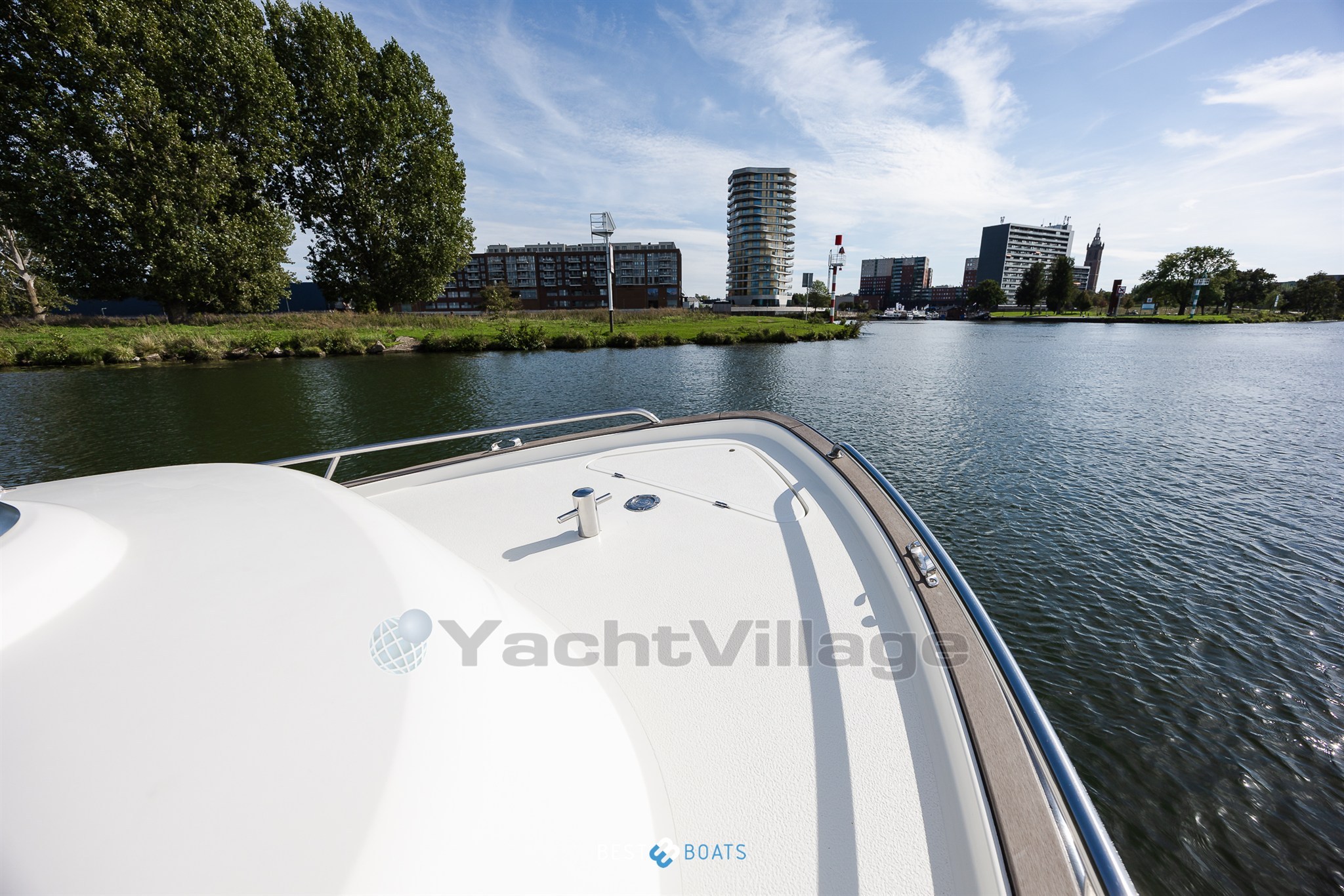 Antaris Seventy7 Cabin-10
