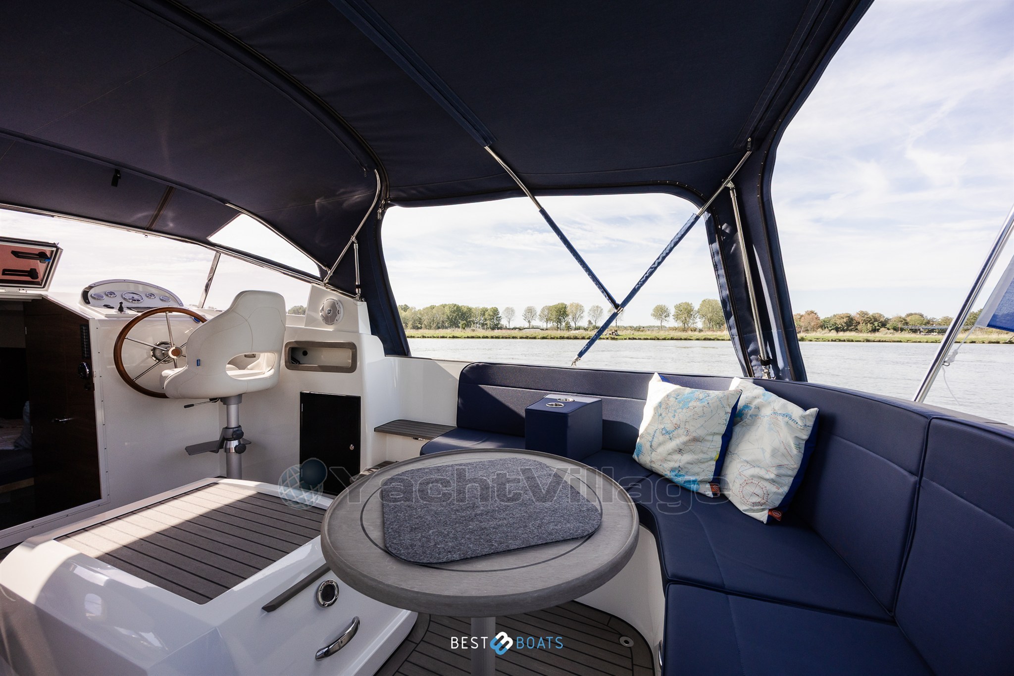 Antaris Seventy7 Cabin-16