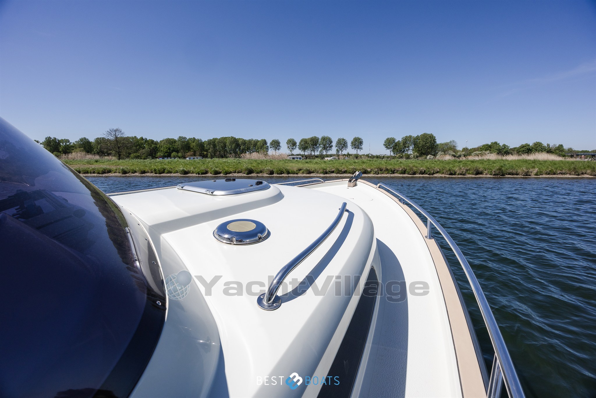 Antaris-Seventy7Cabin-Bestboats-9