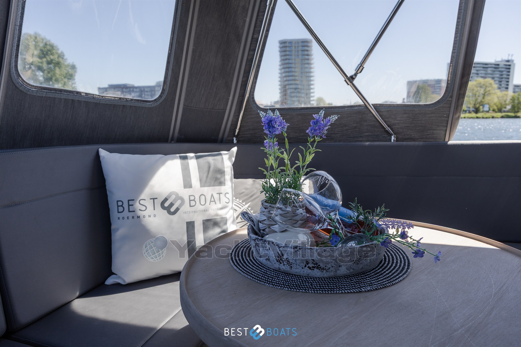 Antaris-Seventy7Cabin-Bestboats-13