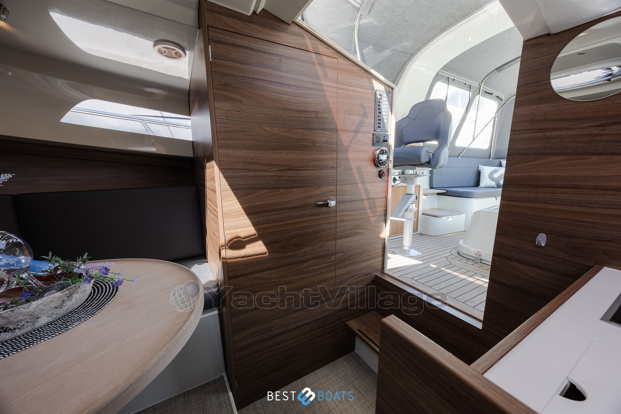 Antaris-Seventy7Cabin-Bestboats-29