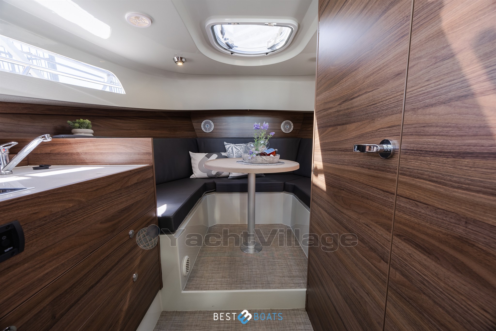 Antaris-Seventy7Cabin-Bestboats-21