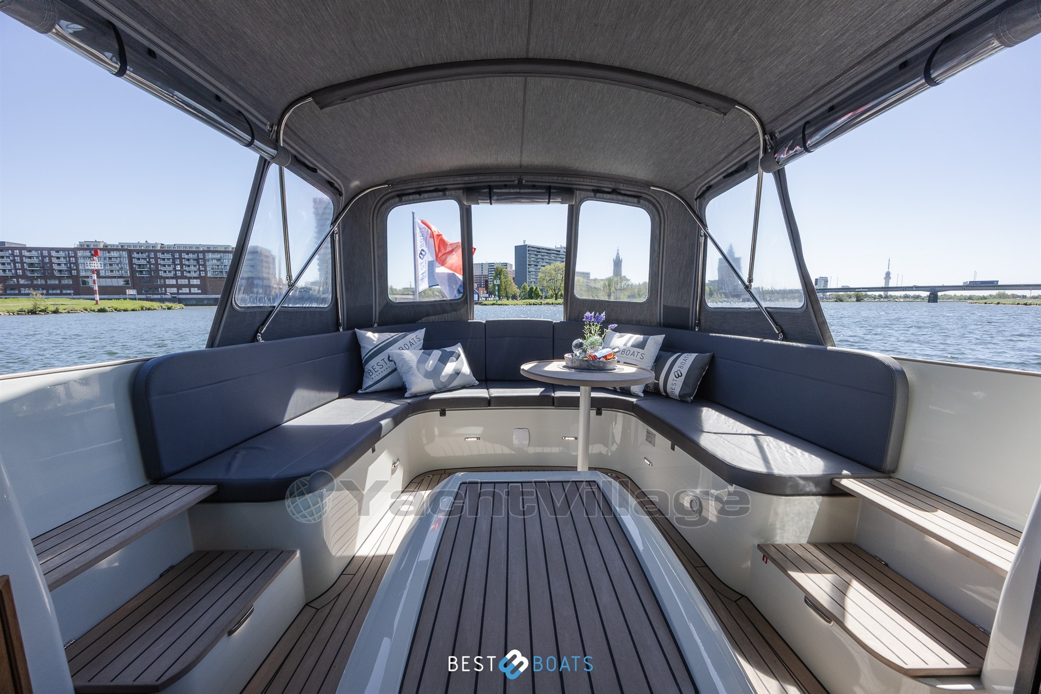 Antaris-Seventy7Cabin-Bestboats-11