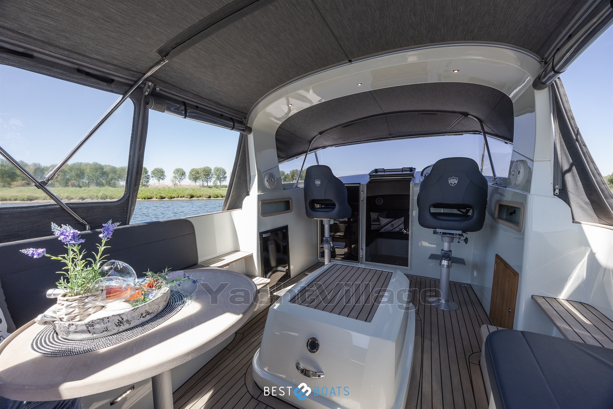 Antaris-Seventy7Cabin-Bestboats-15