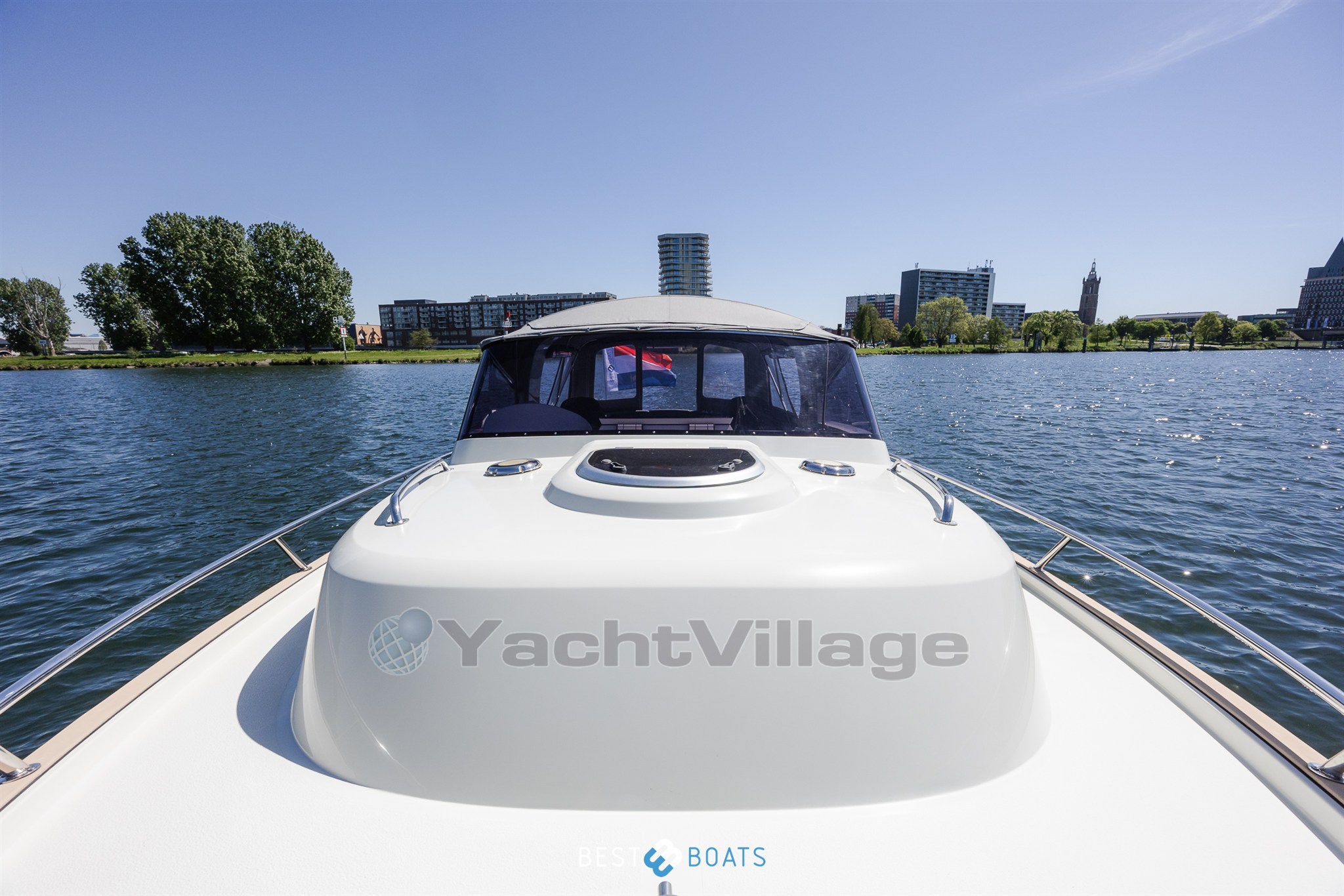 Antaris-Seventy7Cabin-Bestboats-7