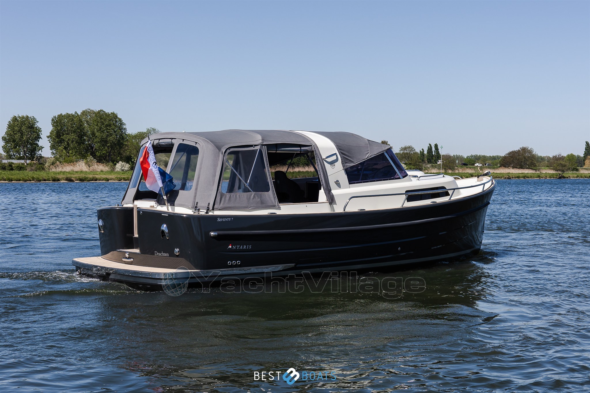 Antaris-Seventy7Cabin-Bestboats-2