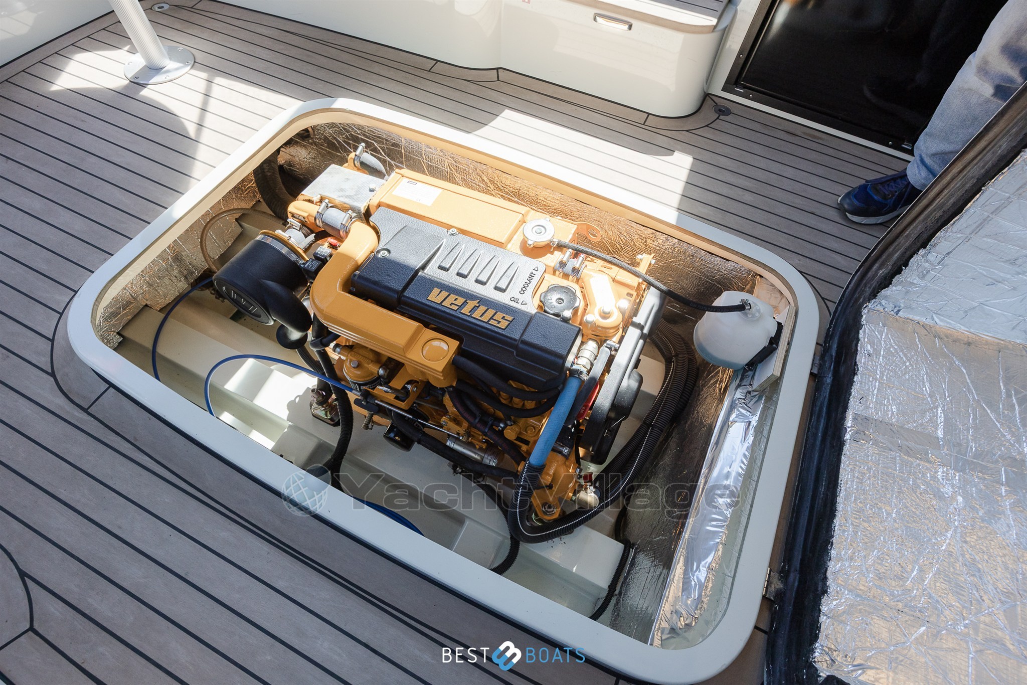 Antaris-Seventy7Cabin-Bestboats-32