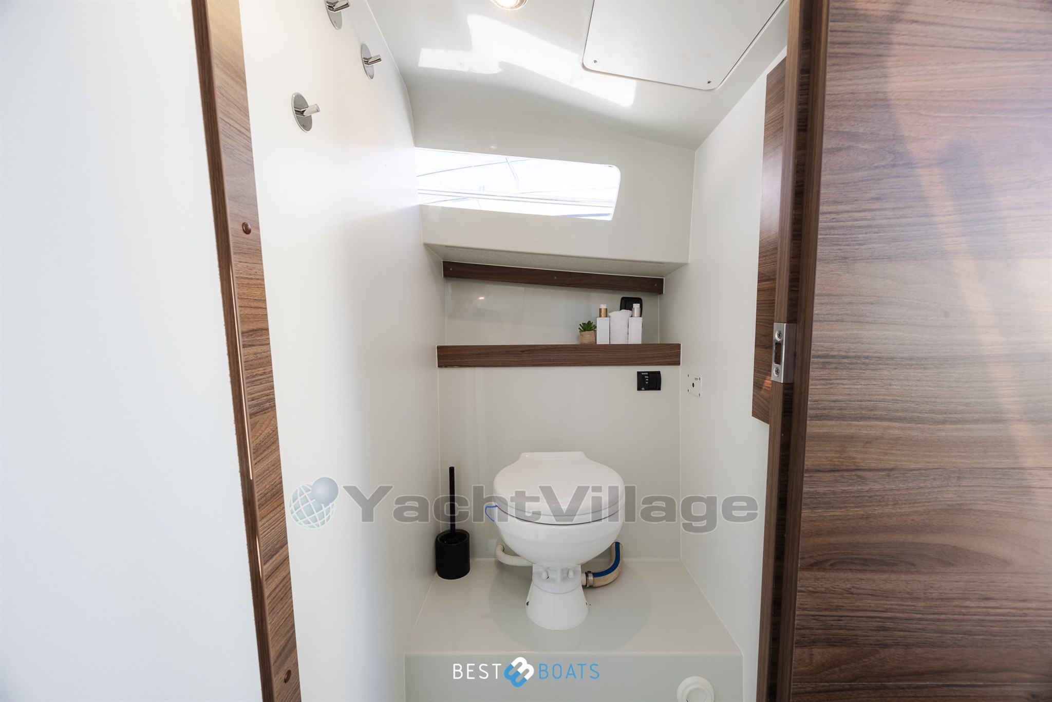 Antaris-Seventy7Cabin-Bestboats-30
