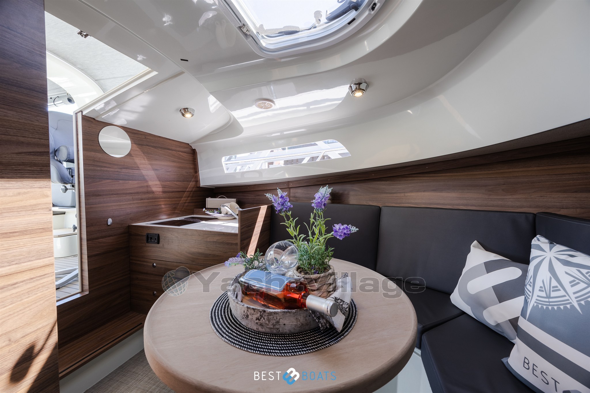 Antaris-Seventy7Cabin-Bestboats-26