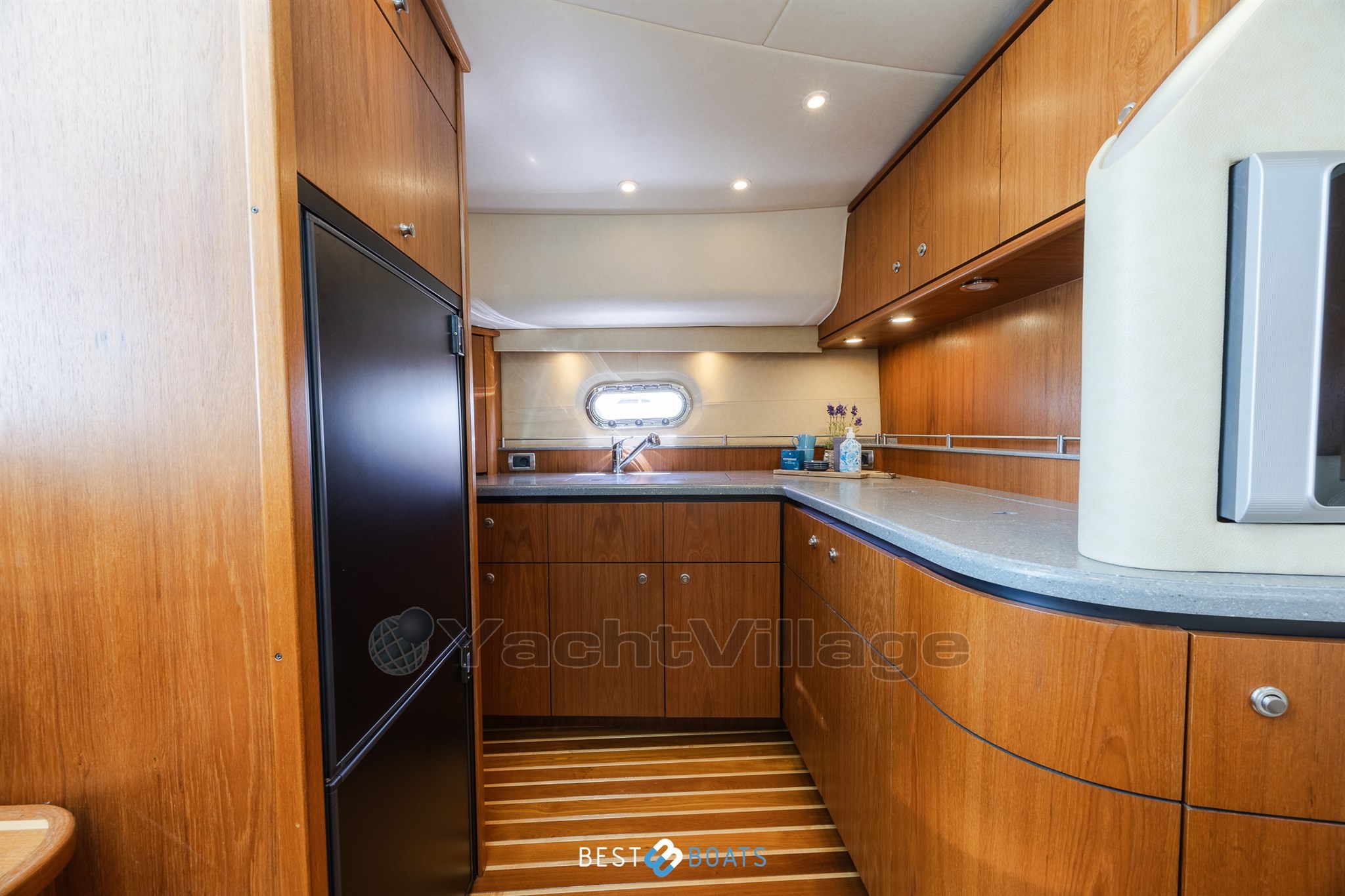 Tiara-4300Savron-Bestboats-27