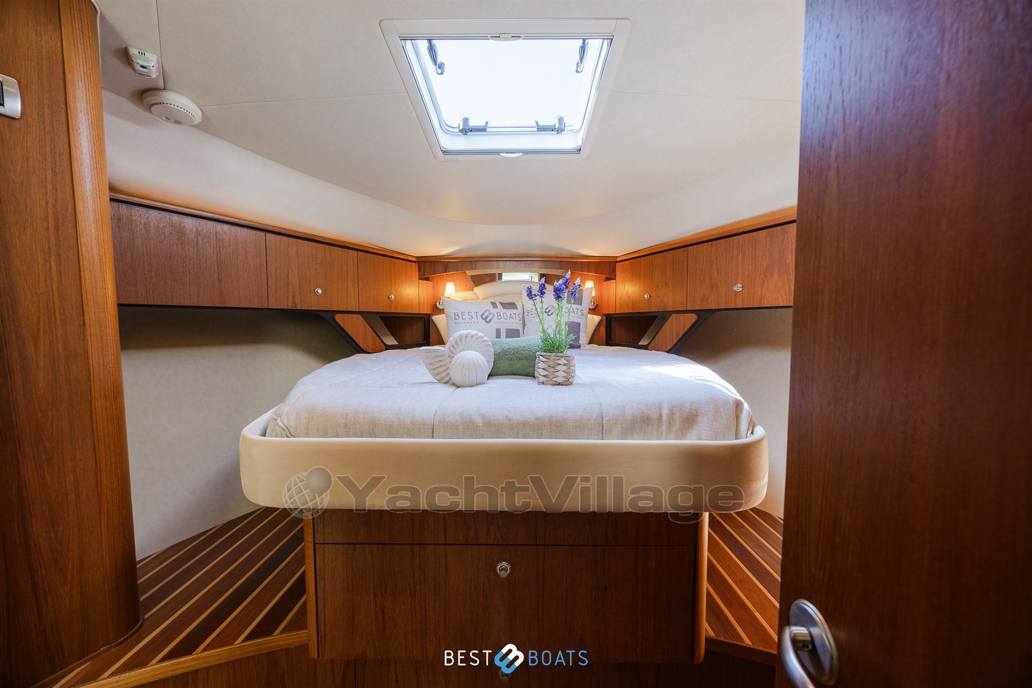 Tiara-4300Savron-Bestboats-32