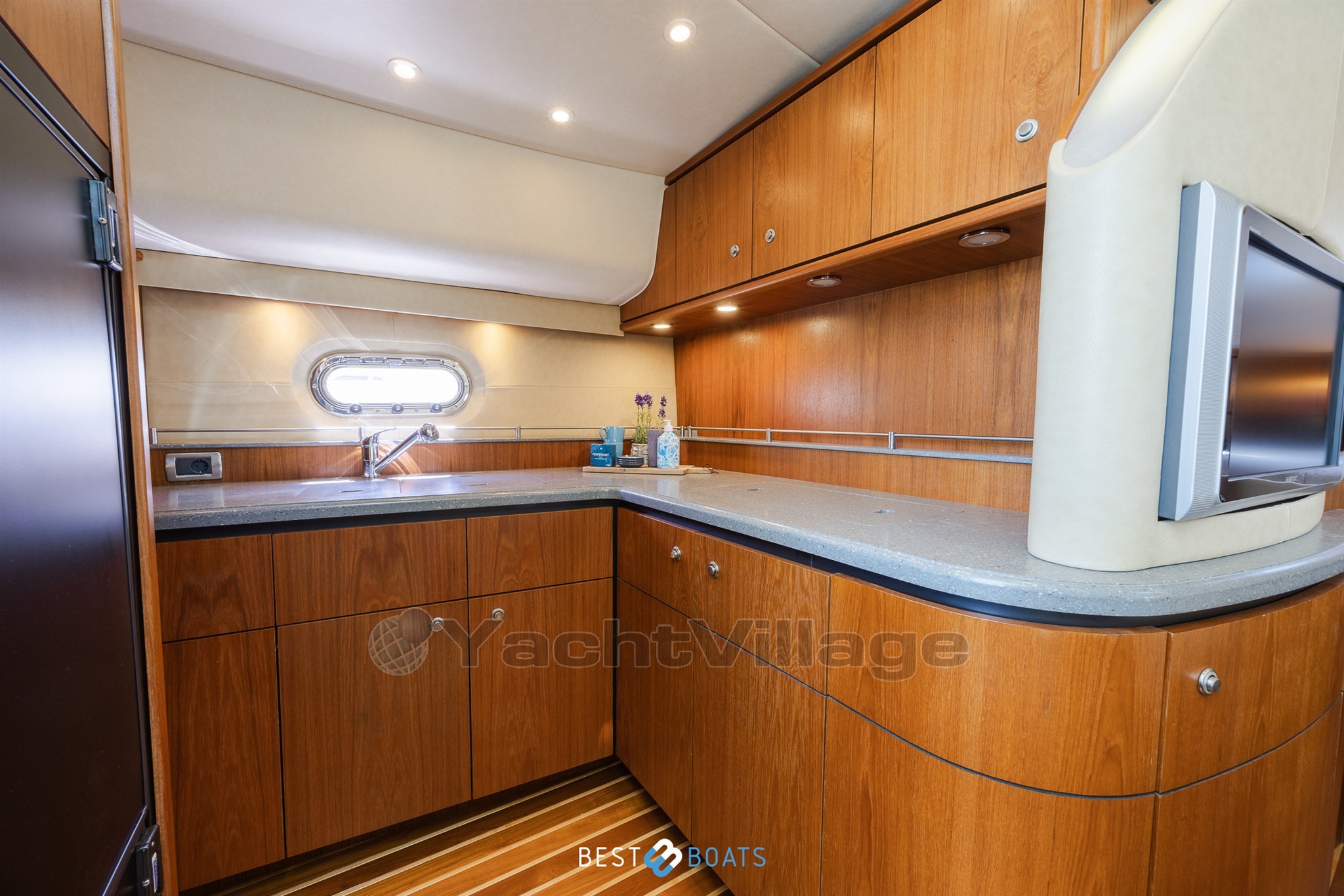 Tiara-4300Savron-Bestboats-28