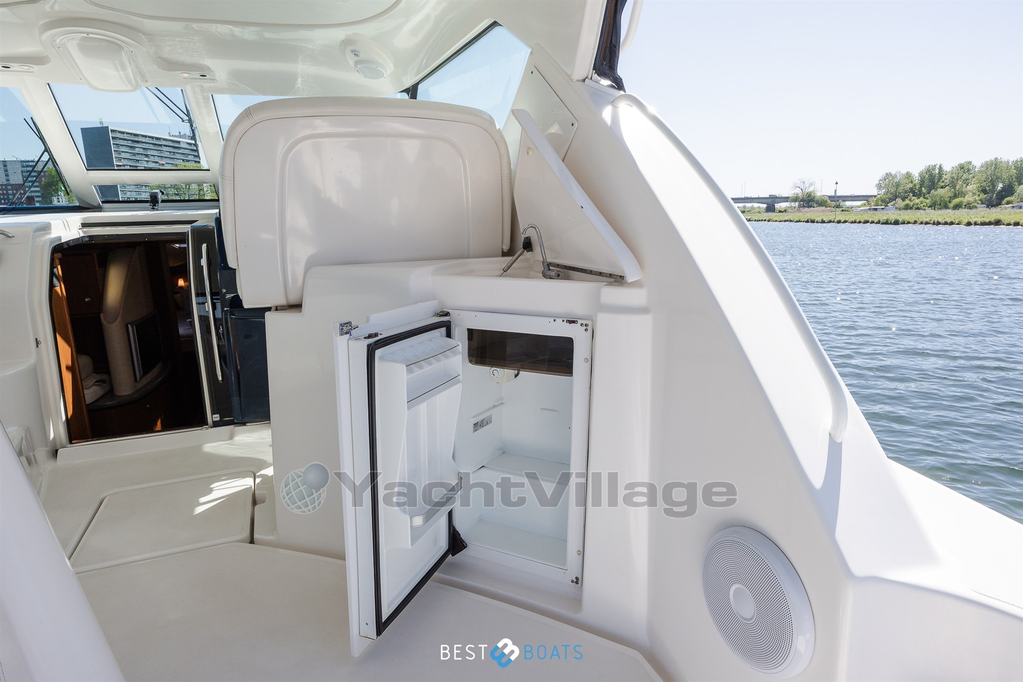 Tiara-4300Savron-Bestboats-16