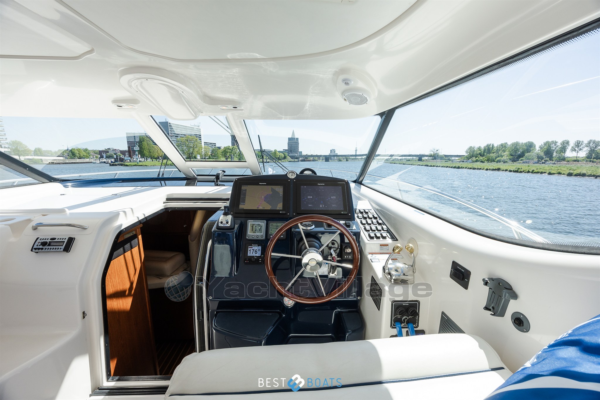 Tiara-4300Savron-Bestboats-20