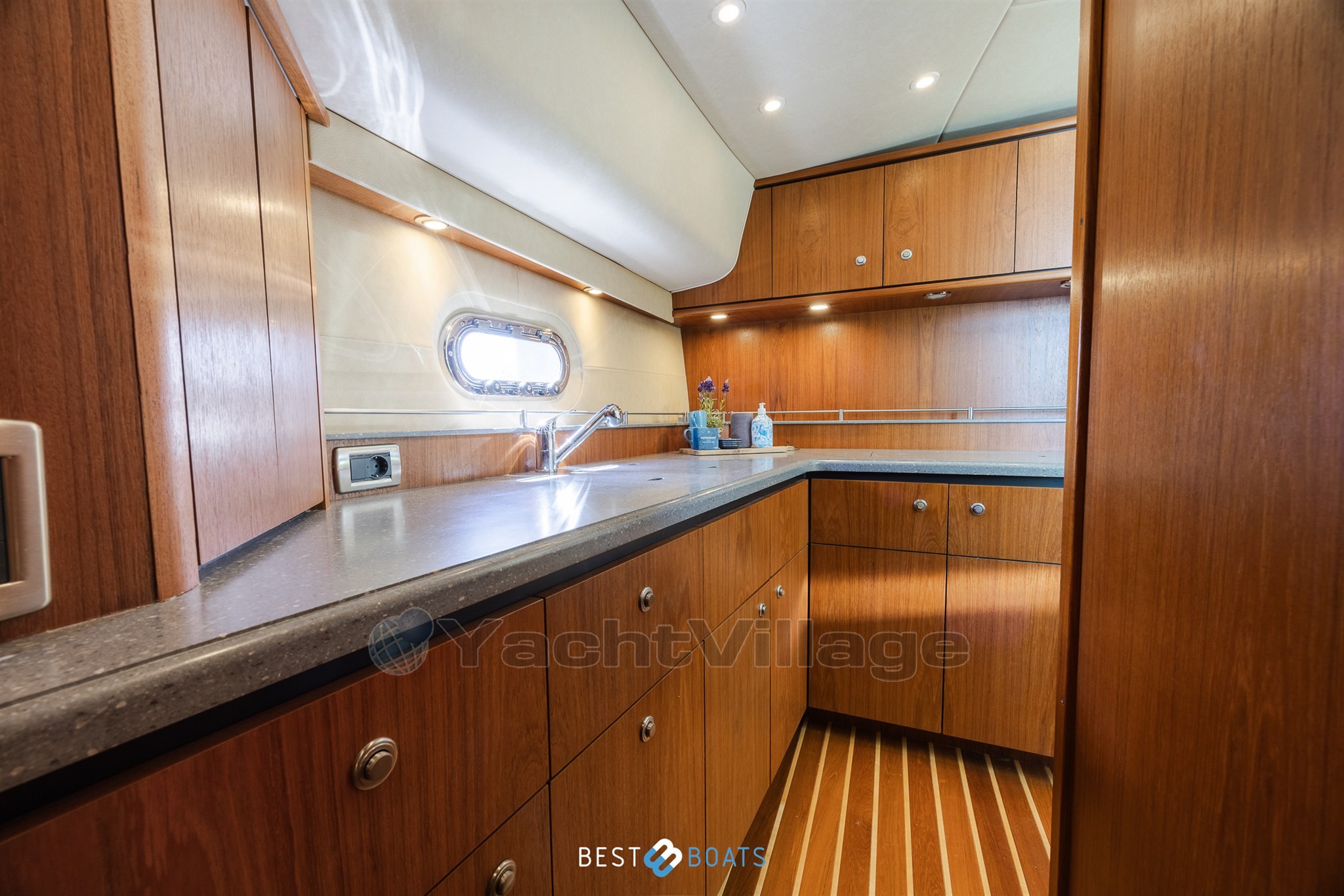 Tiara-4300Savron-Bestboats-31