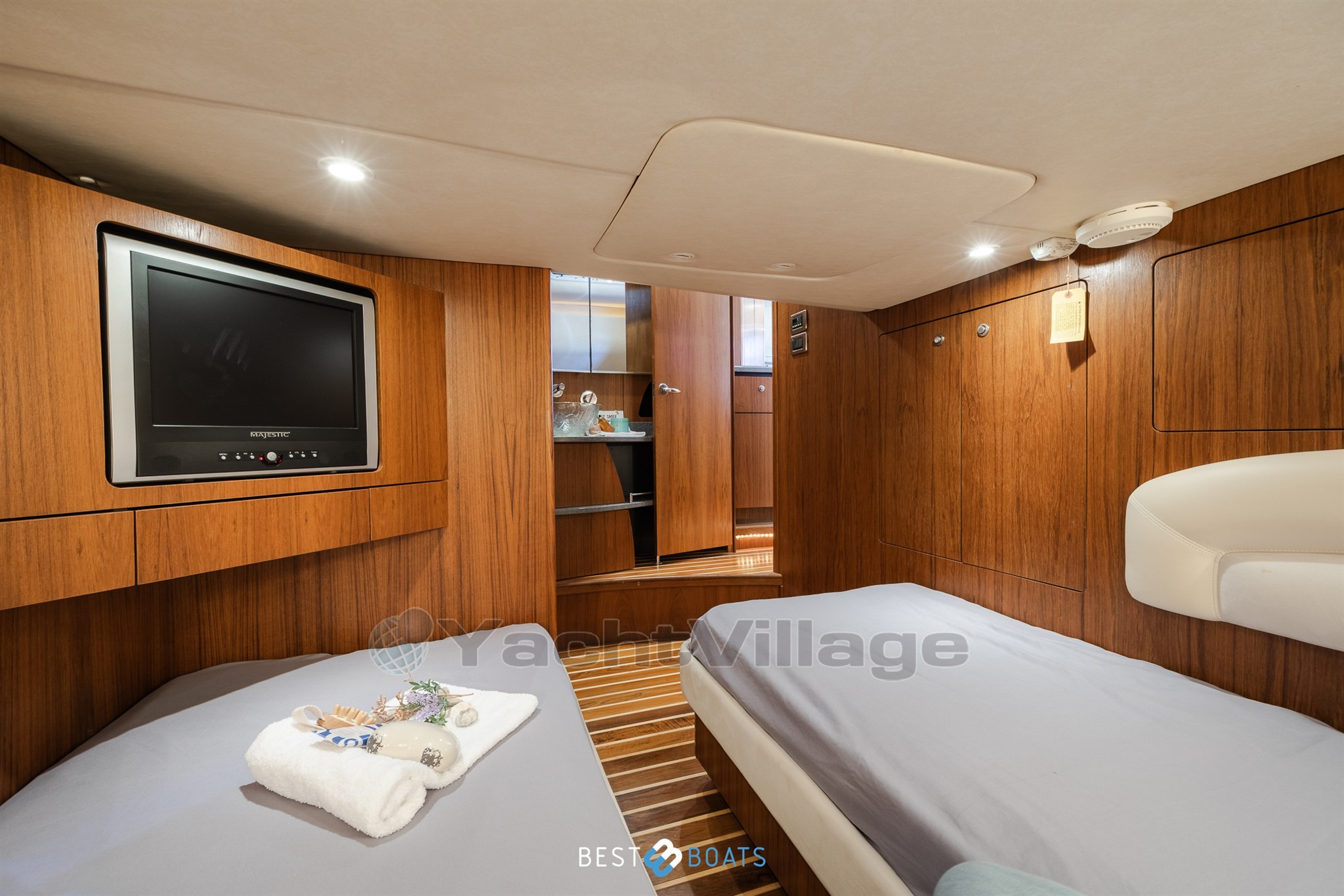 Tiara-4300Savron-Bestboats-46