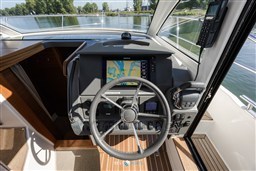 Nimbus 305 Coupe-27