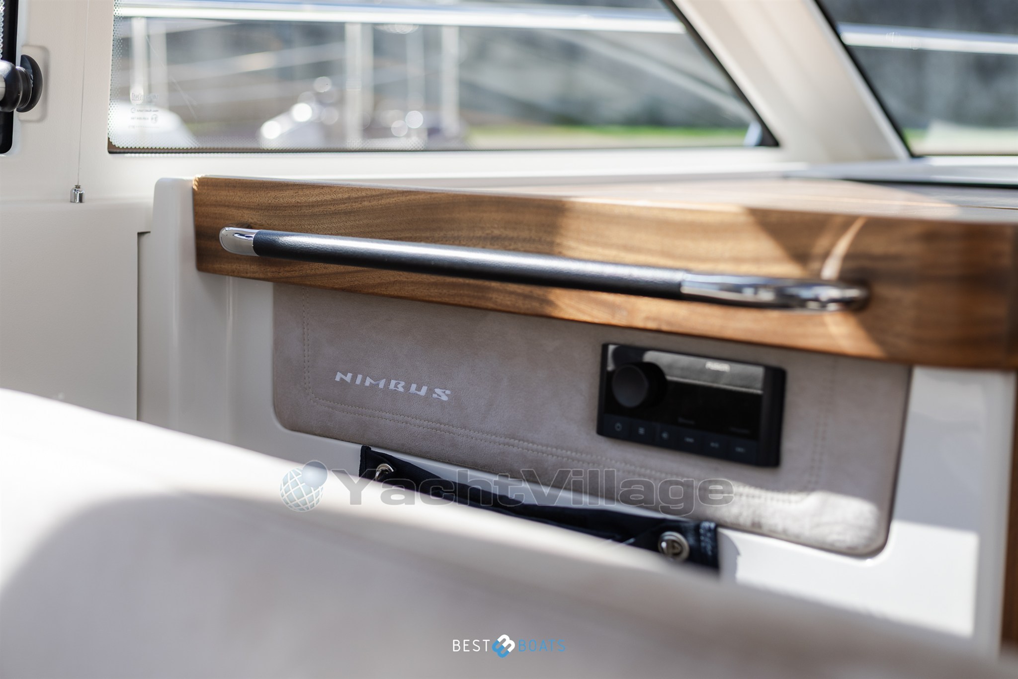 Nimbus 305 Coupe-32